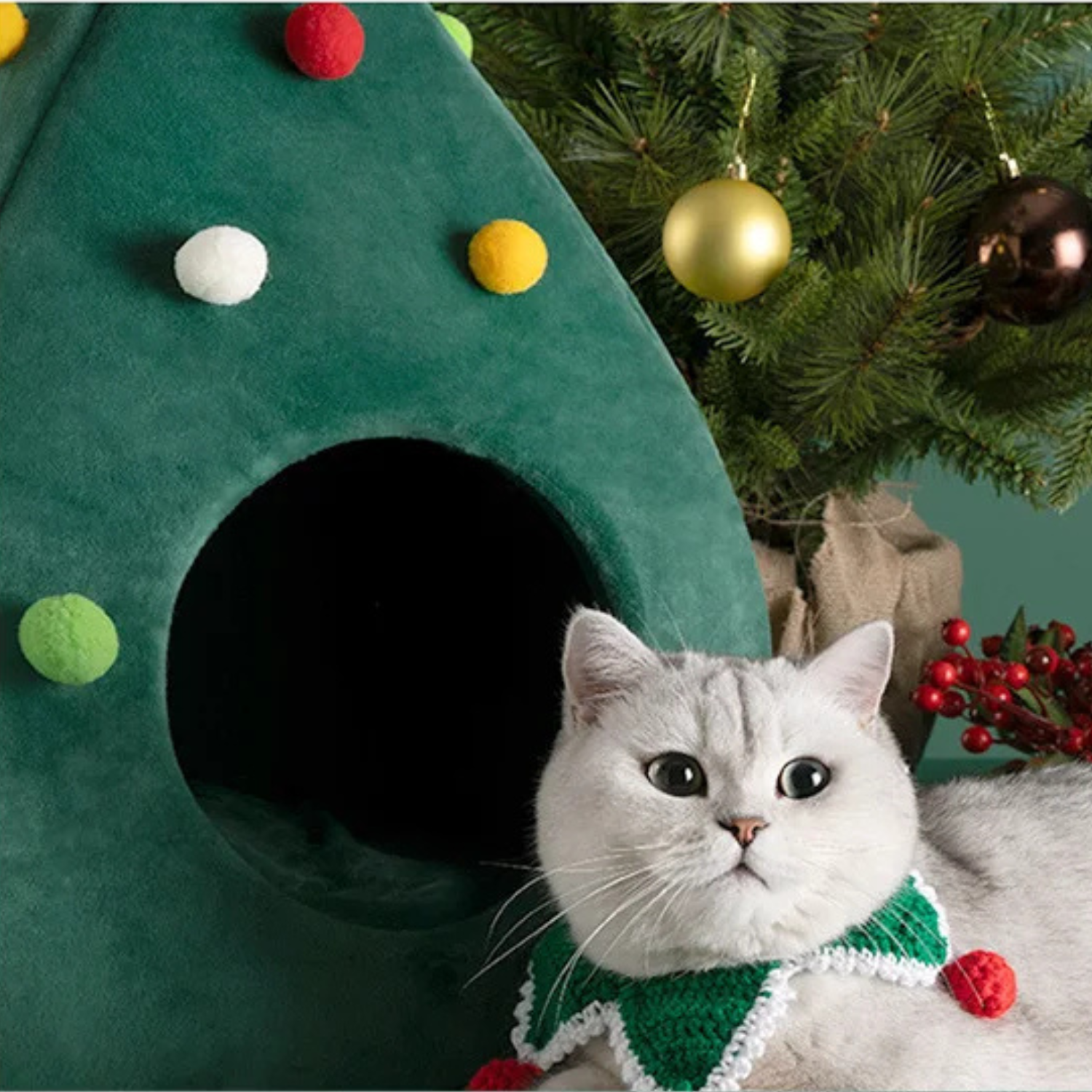 Washable Cave Bed Shape Christmas Tree Cat Nest